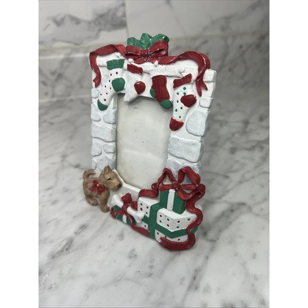 Christmas 3D‎ Picture Frame, Holiday Decorating Chimney Dog & Presents